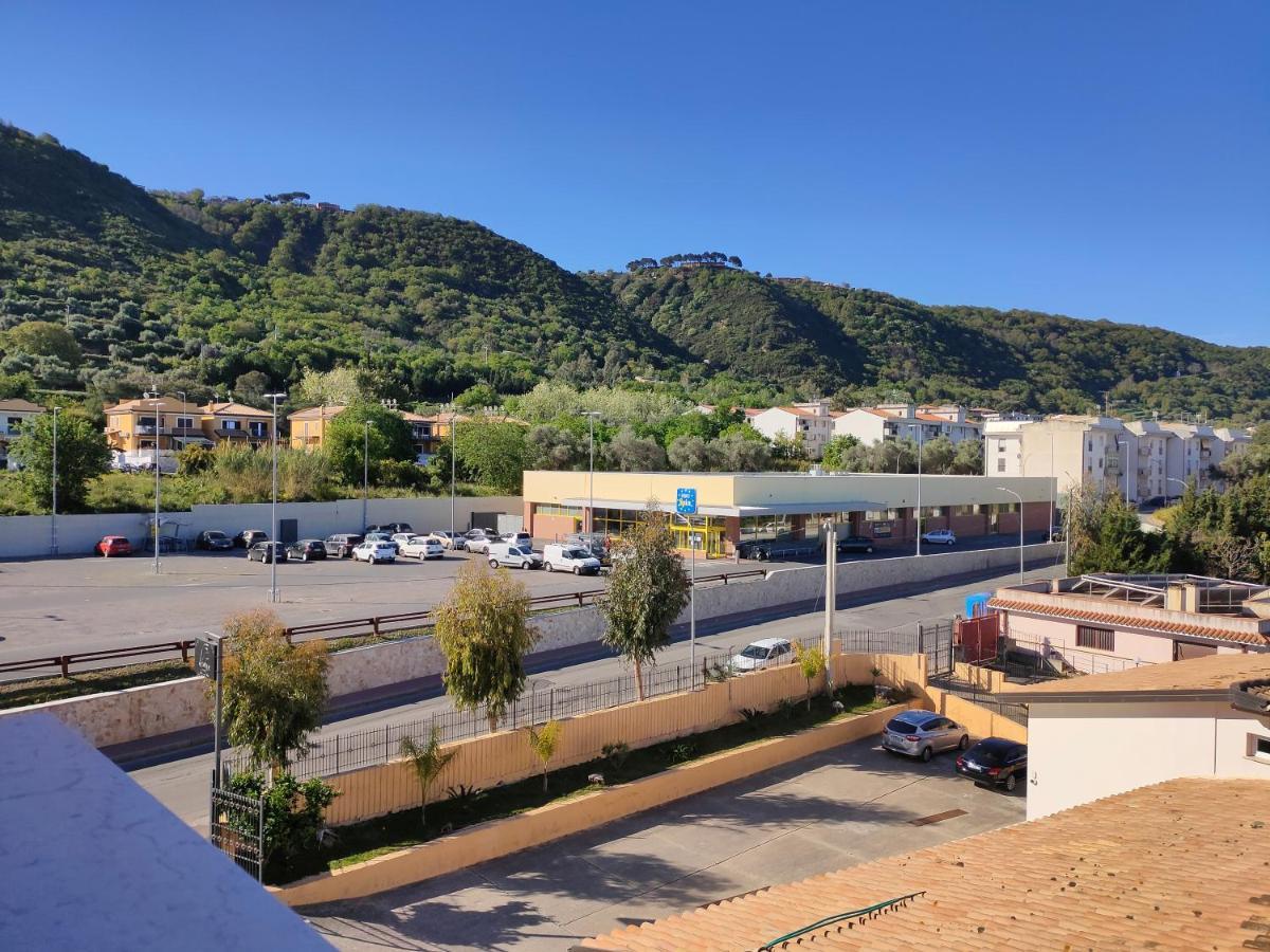 Appartamento Orizzonte Stromboli Тропеа Екстериор снимка
